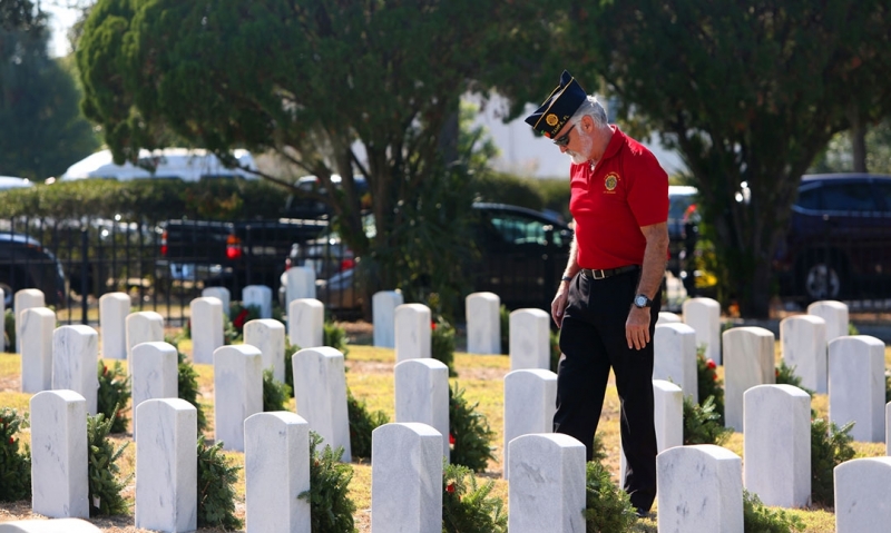 Remembering the fallen, one wreath at a time