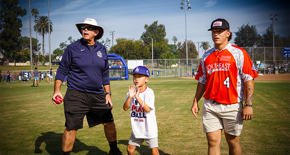 ALWS champs ‘give back to the game’ at World Series event