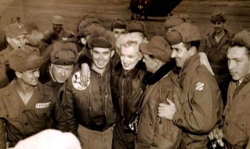 Vet snaps shot with Marilyn Monroe in Korea