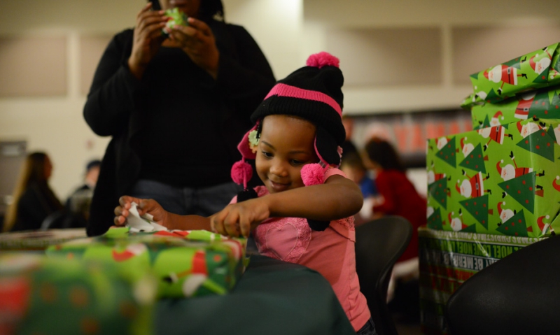 Indiana post gives Christmas to 16 military families