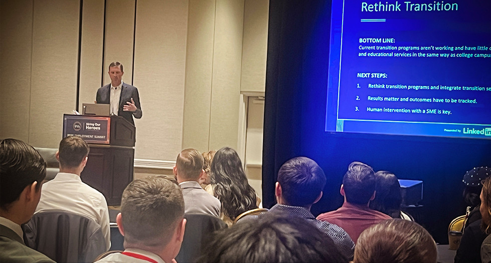 Eric Eversole, who leads the U.S. Chamber of Commerce Hiring Our Heroes program, tells student veterans that government transition services are "at an inflection point." Photo by Jeff Stoffer