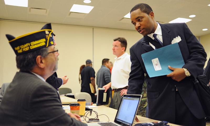 Veterans offered 300 port jobs