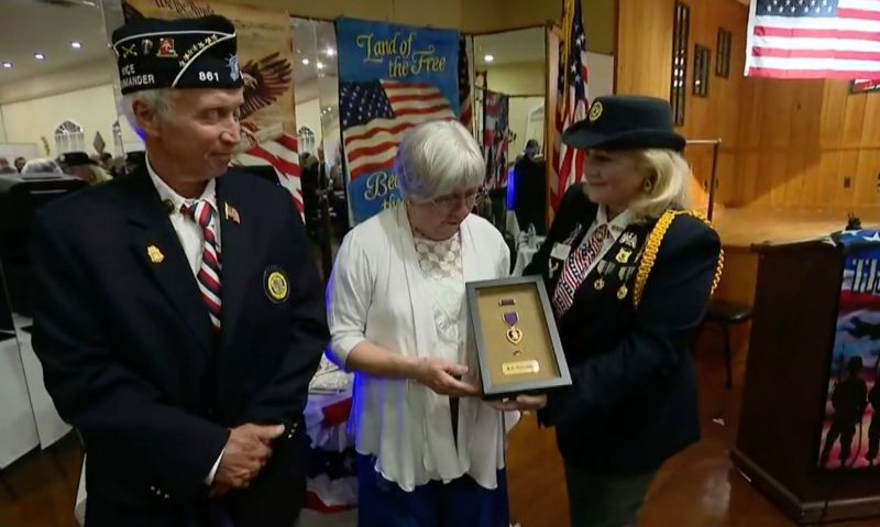 A series of ‘miracles’ brings World War II veteran’s Purple Heart to his daughter