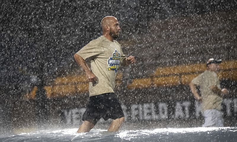 Game 12 of ALWS suspended to Monday morning