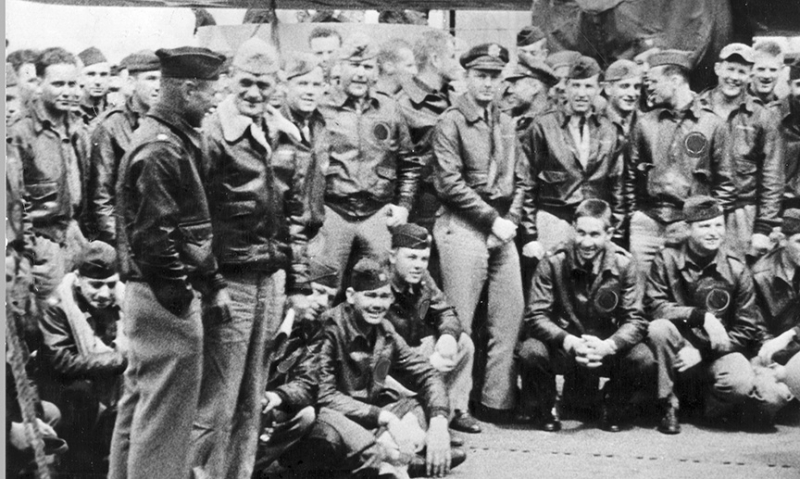 Doolittle Raiders give Congressional Medal to museum