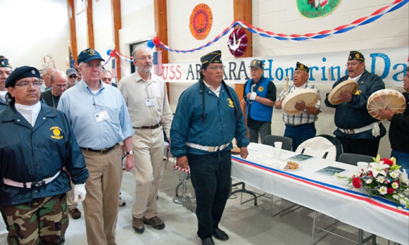 USS Arikara crewmembers reunite