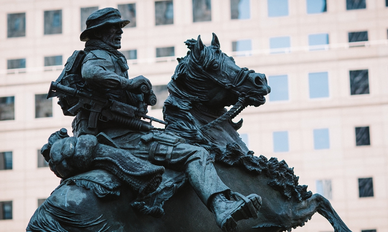 9/11 monument forever links first responders, Special Forces