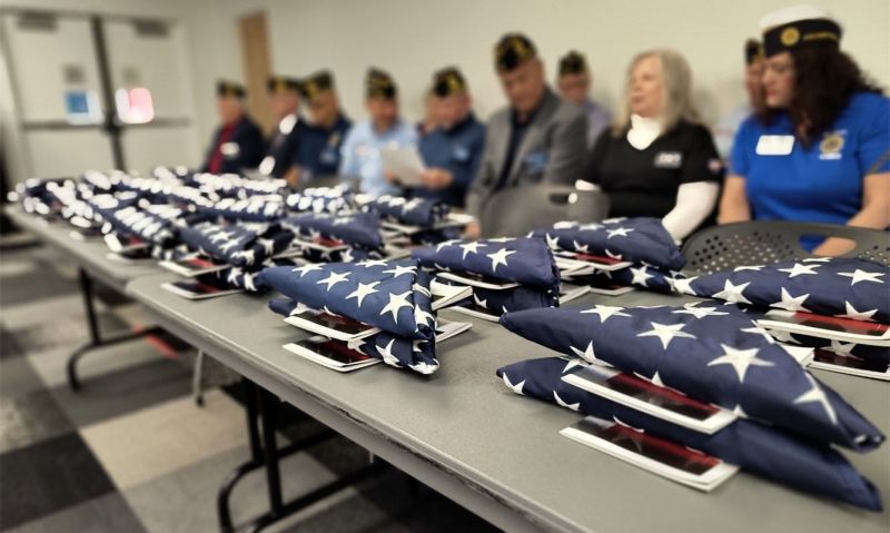 Colorado Post 209 honors new citizens with U.S. flags