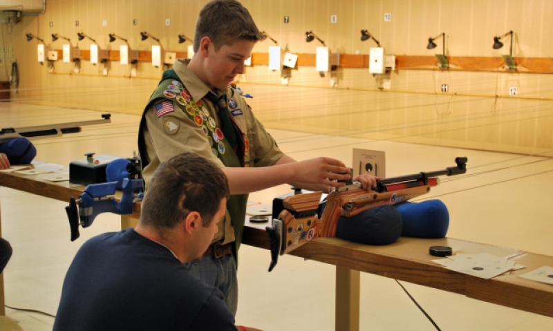 Scout teaches shooting to injured vets