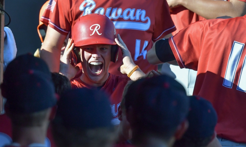 North Carolina rolls into title game