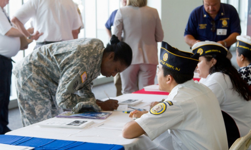 Career fair brings hundreds to Meadowlands