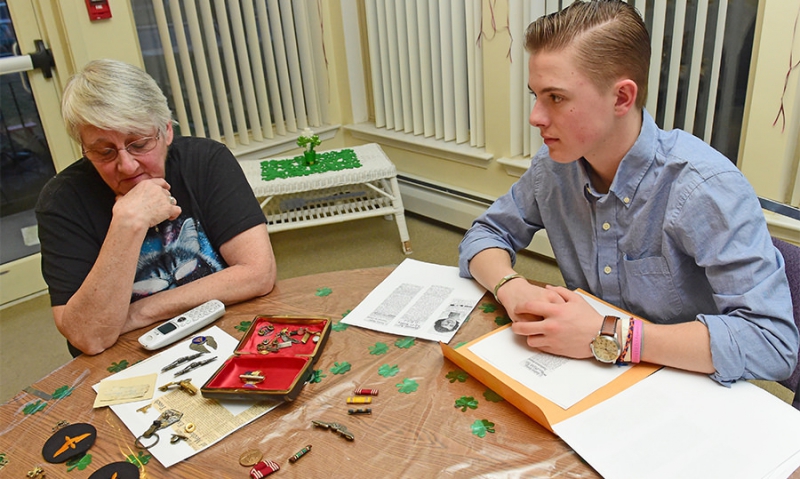 Youth returns buried Purple Heart to servicemembers&#039; family