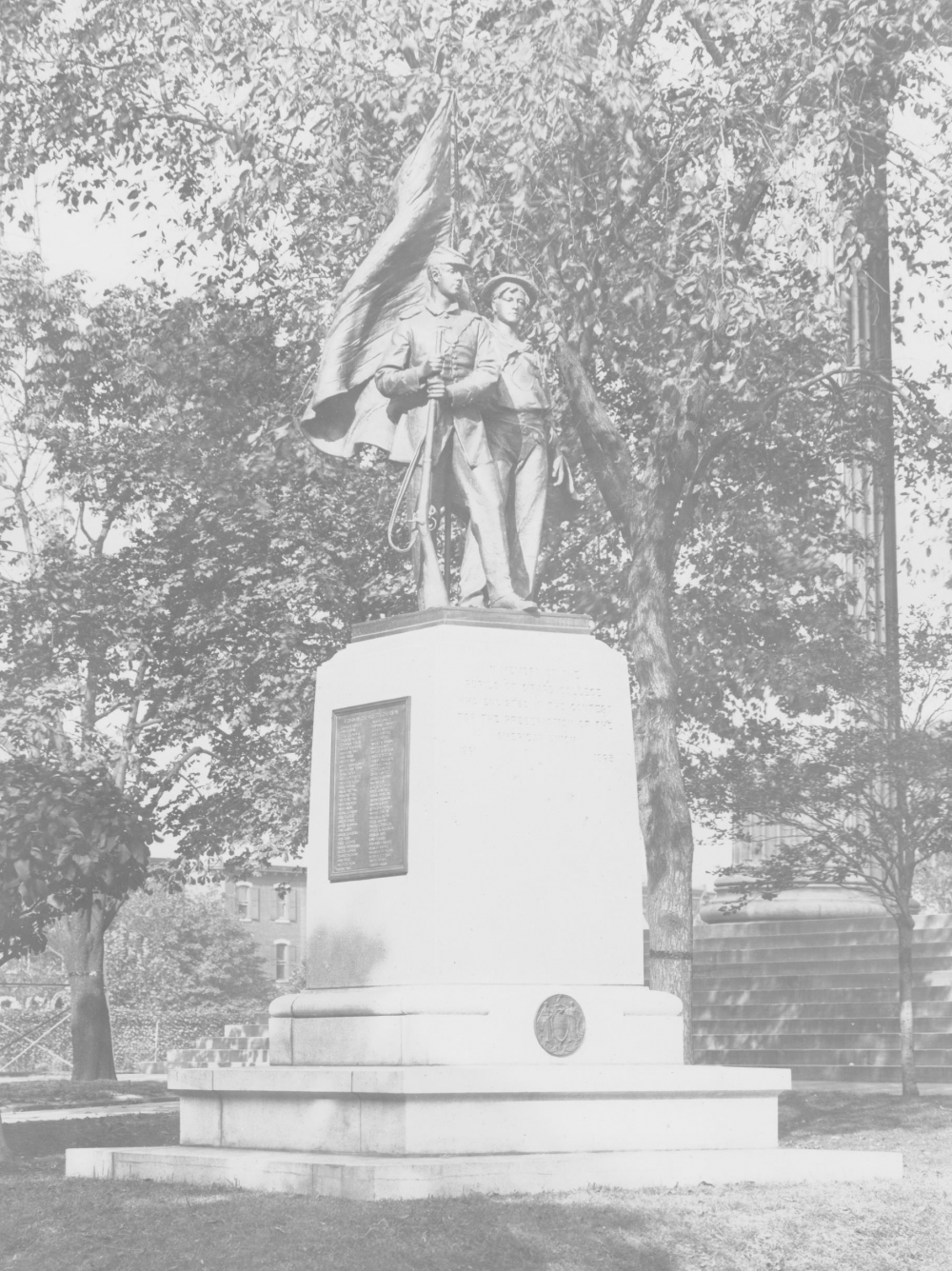 Soldiers&#039; and Sailors&#039; Monument