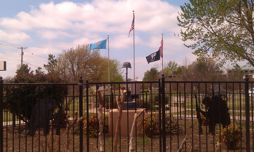 Del City, Oklahoma Patriot Park “Soldier&#039;s Cross” Battlefield Memorial
