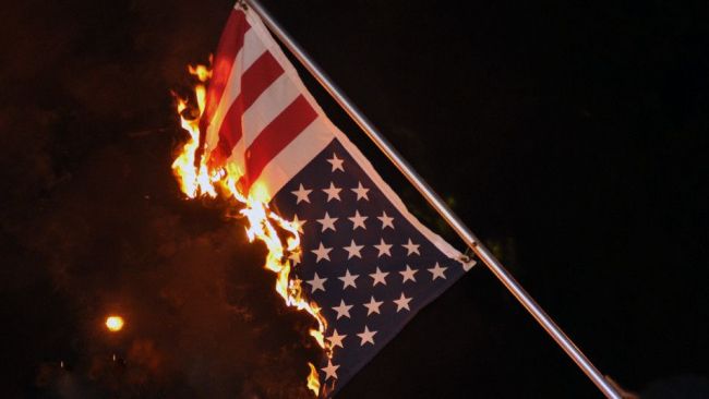 Seehafer condemns flag burning